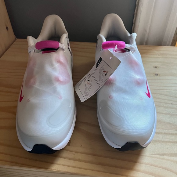 NWT Nike Women’s size 10.5 Golf Shoes React Ace Tour Flyease  CW 3096-105 - Picture 2 of 6